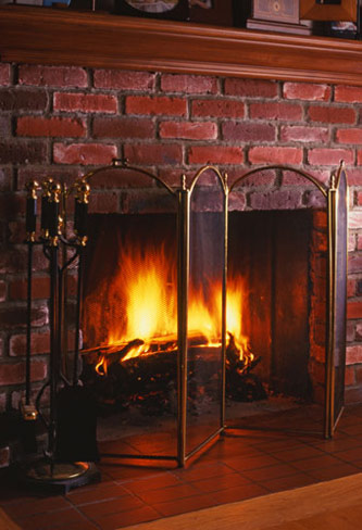 Camini e termo camini con i relativi accessori